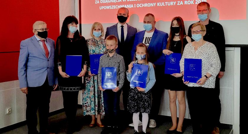 Nagrody kulturalne rozdane. Odebrali je młodzi twórcy i wieloletni działacze [ZDJĘCIA]