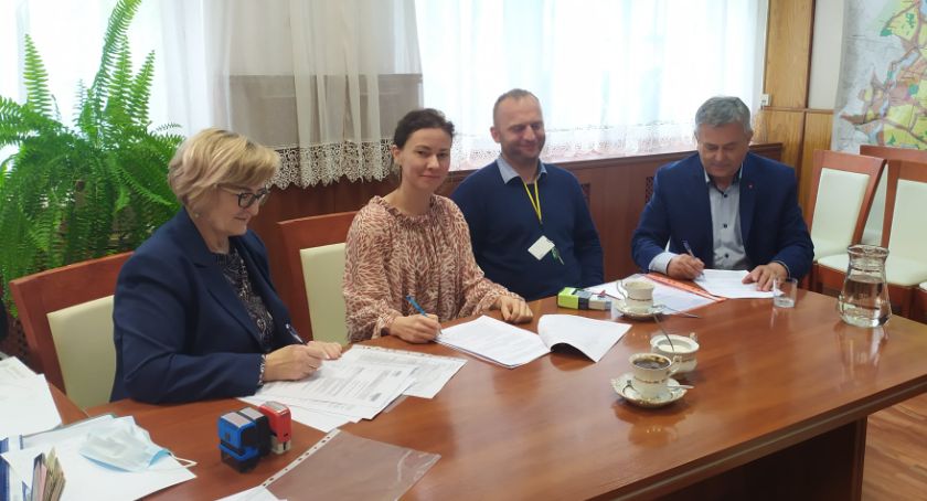 Lubania-Lipiny. Podpisano umowę na przebudowę drogi gminnej