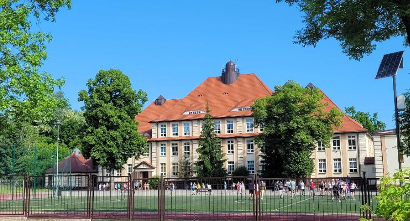 Prokuratura zamknęła sprawę konkursu na dyrektora SP 1 w Świeciu. Kto teraz będzie kierował szkołą?