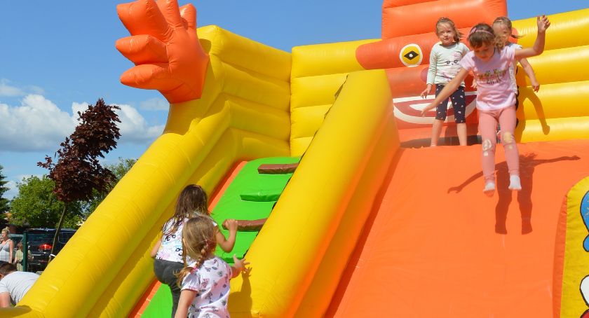 Rodzinny piknik sportowy w Sulnowie. Moc atrakcji dla dzieci i turniej sołectw dla dorosłych [ZDJĘCIA]