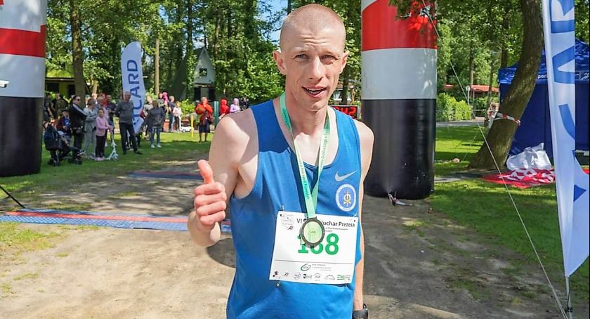 Dawid Klaybor wygrał bieg w Piotrkowie Kujawskim i pobił rekord trasy