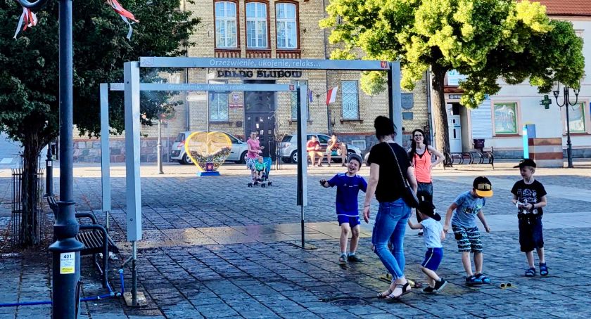 Mgiełka dla ochłody. Tak Świecie radzi sobie z upałami