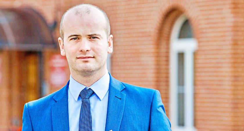 Burmistrz Krzysztof Kułakowski z absolutorium, choć radni z opozycji mieli wątpliwości