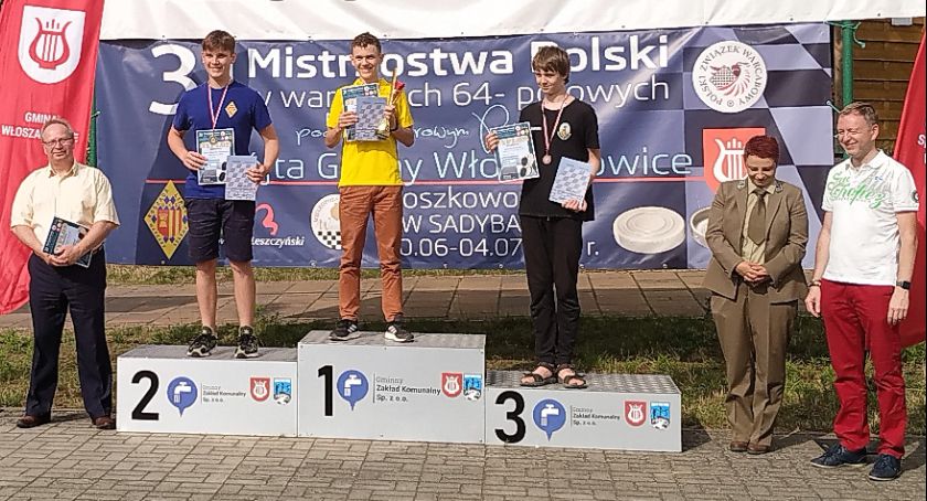 Dominik Rubaj świetnie gra też na 64 polach. Podwójny sukces warcabisty w mistrzostwach kraju