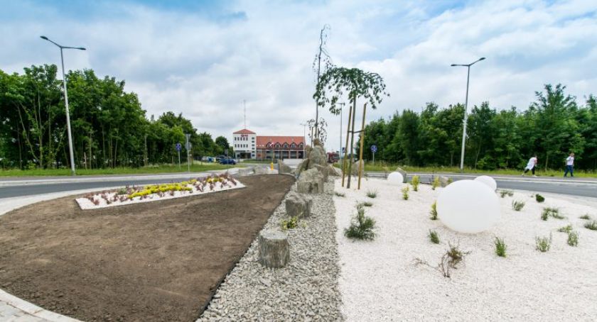 Rondo w pobliżu szpitala w Świeciu zyskało nowy wygląd