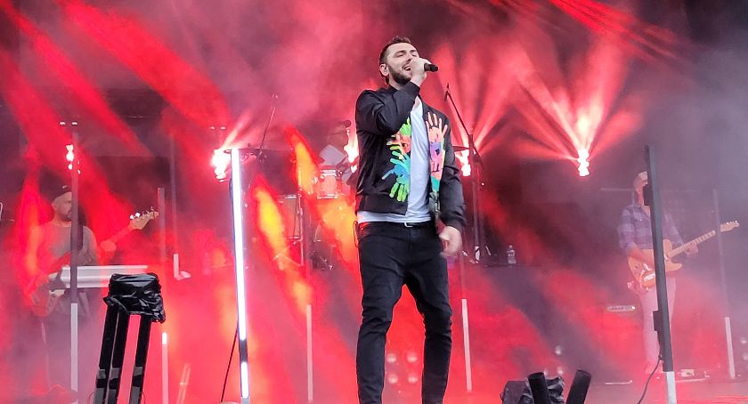 Summer Hot Disco 2021. Dobra zabawa i muzyka wygrały z pogodą [ZDJĘCIA]