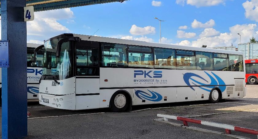 16-latek zasnął w autobusie, żeby się wydostać musiał wybić szybę. Sprawę wyjaśnia policja