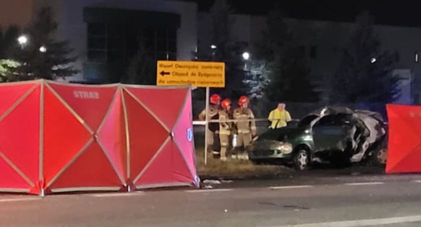Dramatyczny wypadek w Świeciu. Dwie osoby nie żyją [ZDJĘCIA Z MIEJSCA WYPADKU]