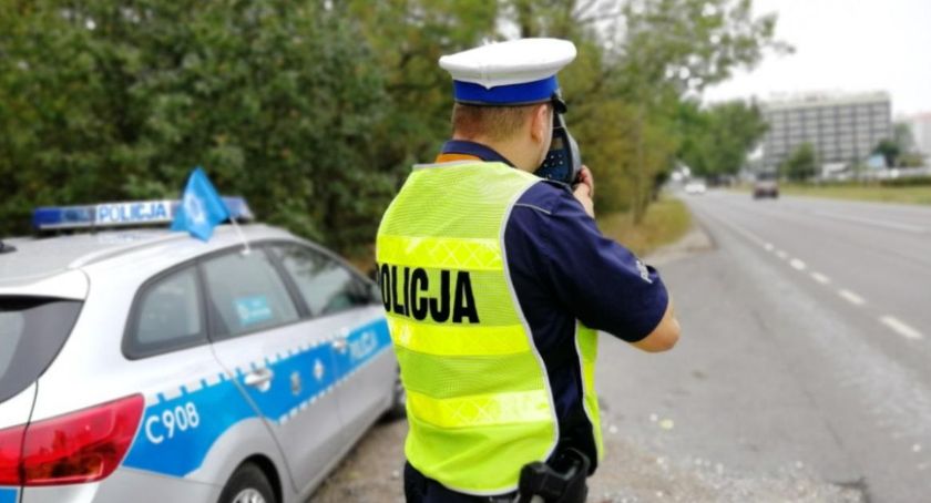 W Drzycimiu samochody pędzą obok szkoły -  alarmuje nasz Czytelnik [INTERWENCJA]