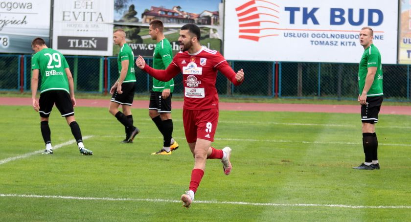 Brazylijczyk Falciano otworzył i zamknął wynik derby. Trzy punkty zostały w Świeciu [ZDJĘCIA]