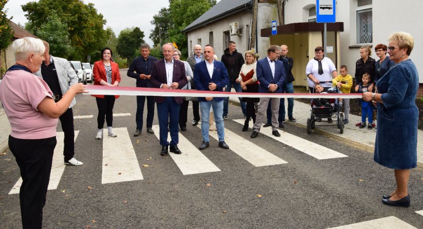 Droga w Mirowicach. Dokonano oficjalnego otwarcia [ZDJĘCIA]