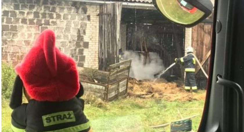 Pożar stodoły. Na miejscu było 7 jednostek straży