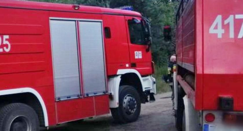Nocna akcja strażaków na osiedlu Miasteczko. Mieszkańcy jednego z budynków musieli się ewakuować
