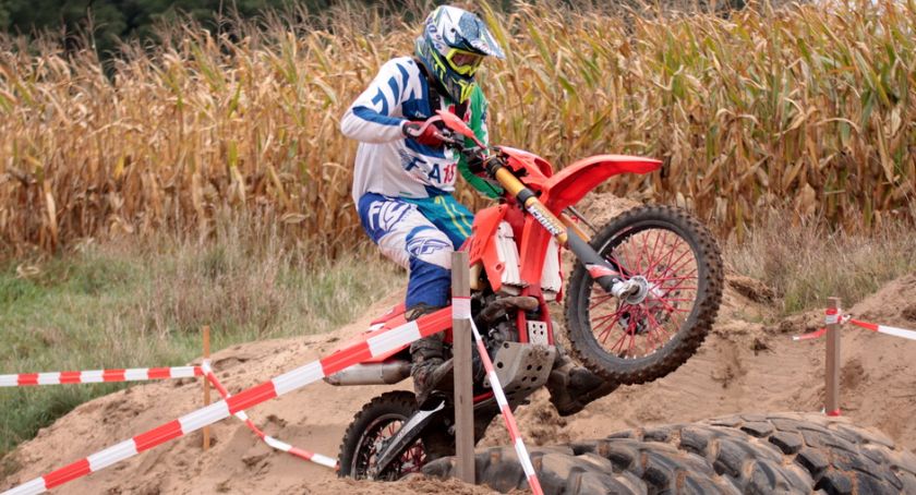 XI Kociewski Rajd Enduro – motocykliści zmagali się z przeszkodami i niespodziankami na trasie [DUŻO ZDJĘĆ]