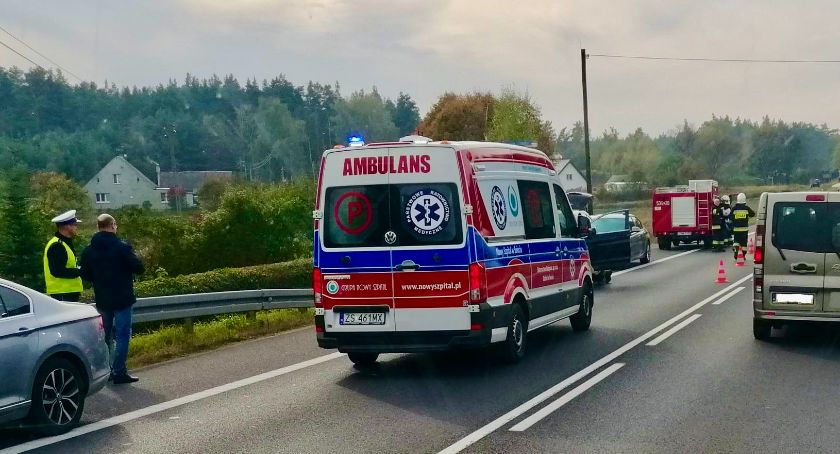 Kolizja w Morgach. Z dostawczaka oderwało się koło i uderzyło w osobówkę [ZDJĘCIA] 