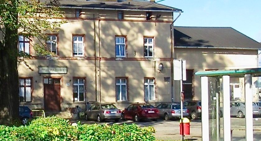 Warlubie znów dzierżawi budynek dworca PKP. Przez 18 miesięcy lokatorzy nie mieli komu płacić czynszu