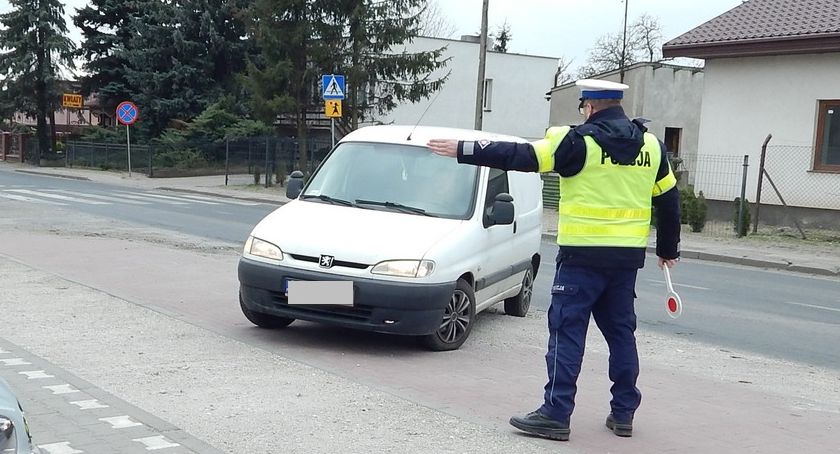 Policja apeluje o szczególną ostrożność 1 listopada. Zobaczcie, jakie planują zmiany w organizacji ruchu