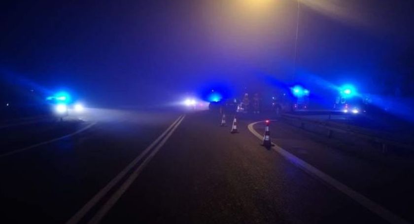 Wypadek na skrzyżowaniu w Głogówku Królewskim. Trzy osoby trafiły do szpitala 