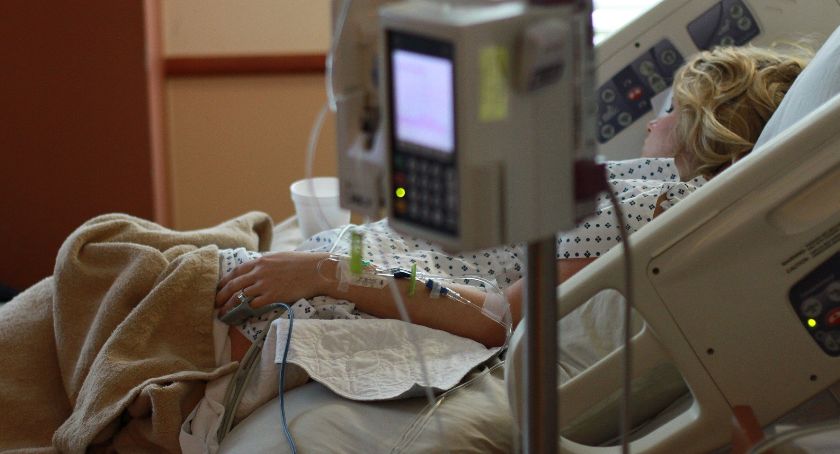 Kończą się miejsca na oddziale covidowym. Co się będzie działo, kiedy zabraknie łóżek?