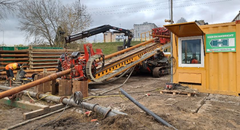 Pod dnem Wisły popłynie gaz do gminy Dragacz. Rozpoczął się ogromny przewiert