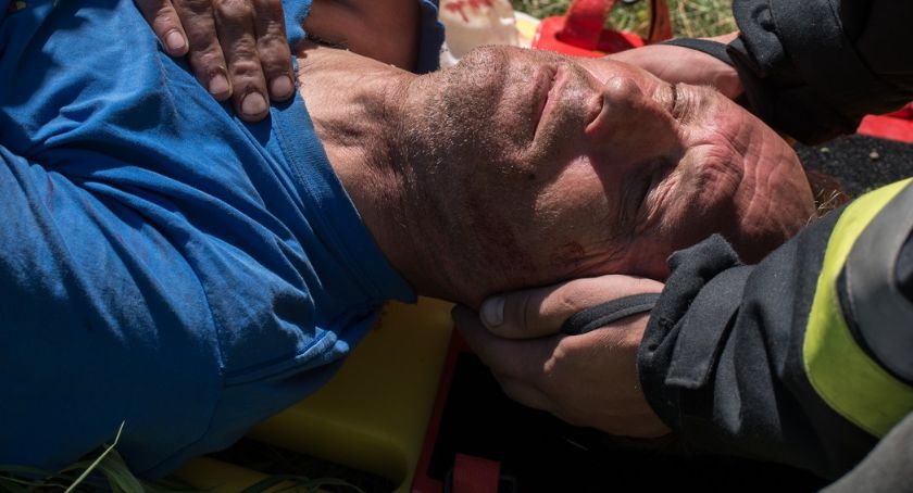 Karetki nie było w pobliżu. Do reanimacji mężczyzny wezwano strażaków ze Świecia