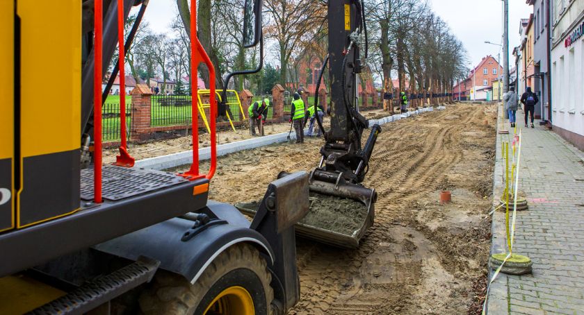 Na ul. 10 lutego praca wre. Na jakim etapie są drogowcy?