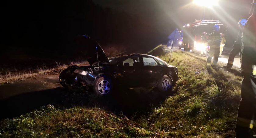 Dachowanie osobówki pod Świeciem. Za kierownicą siedziała kobieta w ciąży