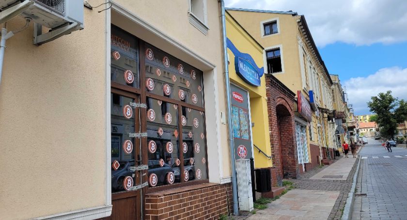 Nielegalny hazard w Świeciu. Funkcjonariusze Krajowej Administracji Skarbowej znów weszli do lokalu przy Kopernika