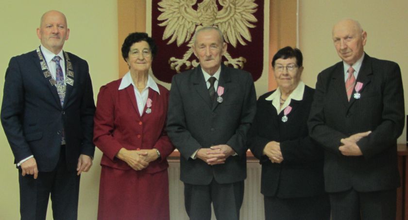 Złote i diamentowe gody w gminie Drzycim. Jubilaci odebrali medale [ZDJĘCIA]