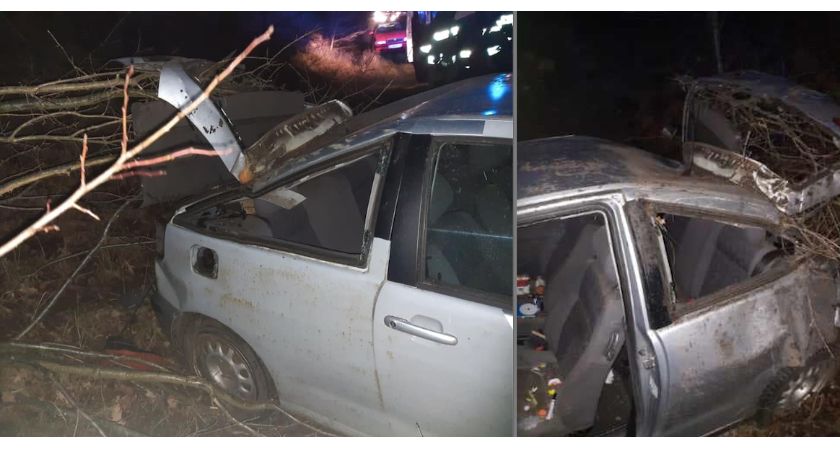 Kierowca seata ibizy dachował. Auto nadaje się do kasacji