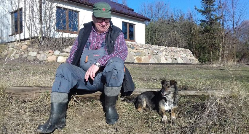 Ruszyła zbiórka na rzecz pana Leszka, który stracił dom. Dlaczego warto pomóc opowiadają koledzy 