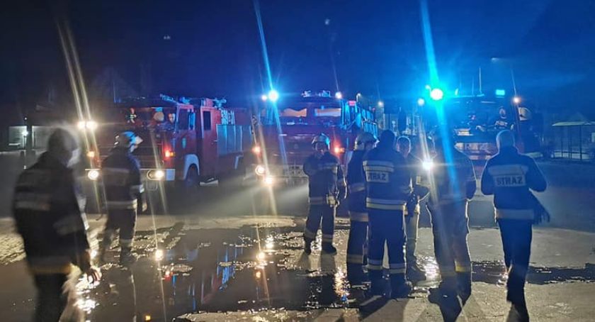 Spłonął kompleks garaży z wyposażeniem. Straty są ogromne