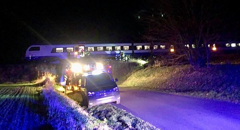 Kobieta potrącona na torach w gminie Warlubie. Strażacy podjęli reanimację