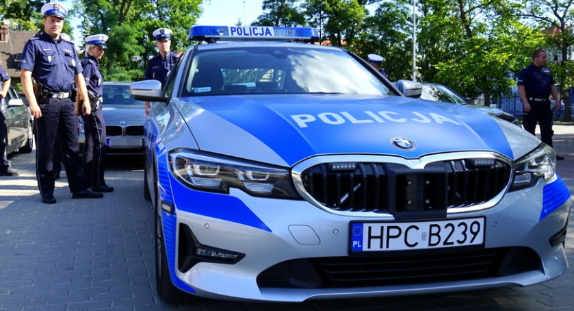 Kierowca opla pędził w obszarze zabudowanym ponad setką. Jakie poniesie konsekwencje?