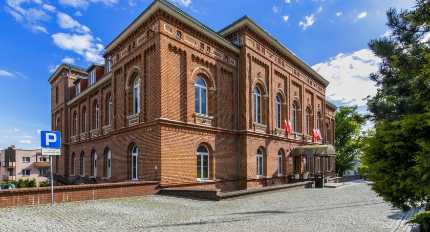 Wróciły obostrzenia! Burmistrz w związku z koronawirusem wprowadził ograniczenia w funkcjonowaniu urzędu
