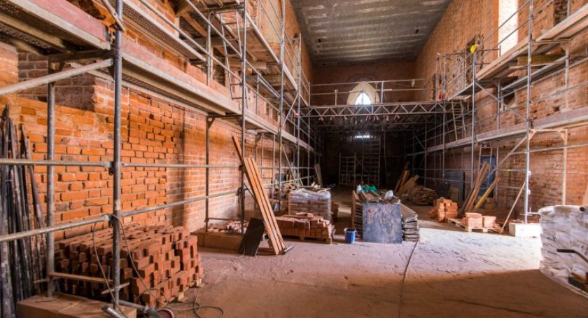 Betonowe stropy znikają. Sprawdźcie co teraz dzieje się na zamku w Świeciu