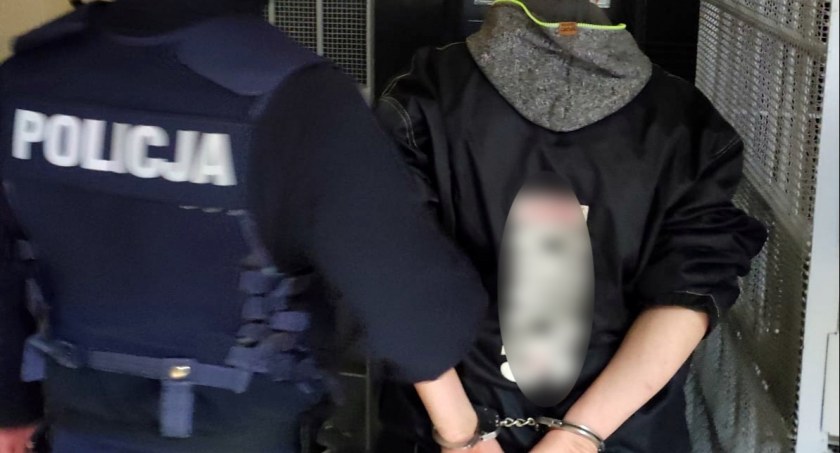 Wpadł w Bukowcu, bo nie założył maseczki. Okazało się, że był poszukiwany