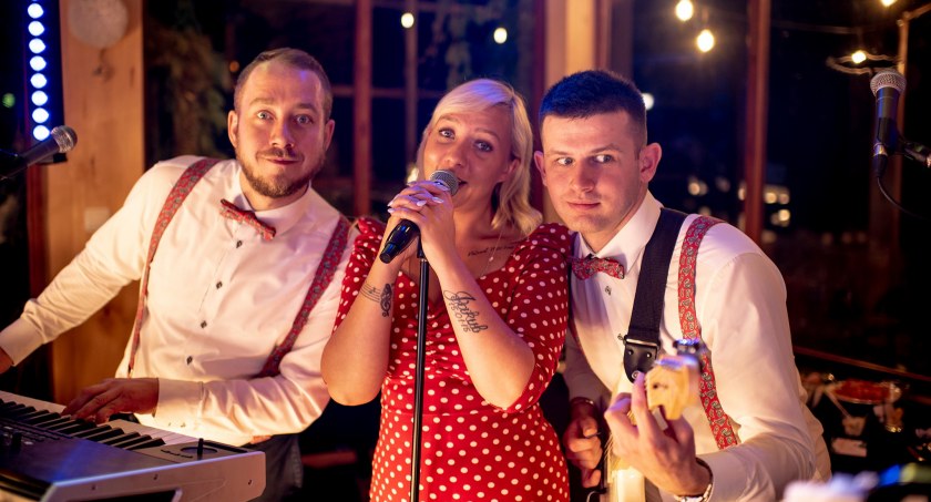 Monika Makowska jest spełniona, kiedy trzyma w ręku mikrofon i śpiewa. O czym marzy wokalistka?