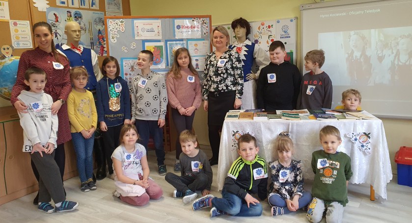 Święto Kociewia w szkole w Wierzchach. Dzieci smakowały bómbómy i fefernuski