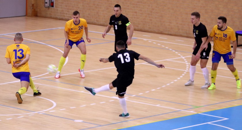 Futsal Świecie później pożegna się z II ligą. Mecz z AZS UMK Toruń został odwołany