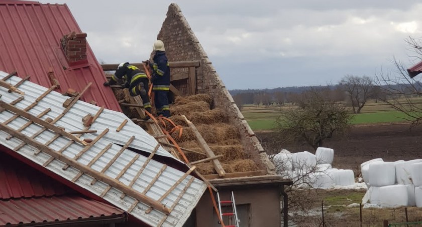 Wsparcie na odbudowę domu po wichurze. Urzędy zbierają wnioski mieszkańców