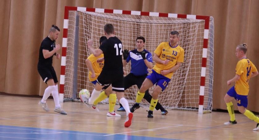 Futsal Świecie na pożegnanie II ligi wysoko ograł AZS UMK Toruń [ZDJĘCIA]
