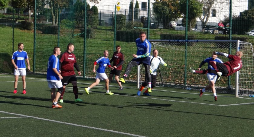 Family Sunday League zaprasza do gry na orliku. Są trzy ligi do wyboru