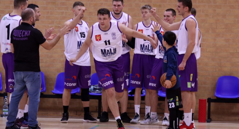 Koszykarskie derby w III lidze odbędą się w niedzielę w SP nr 3 w Świeciu