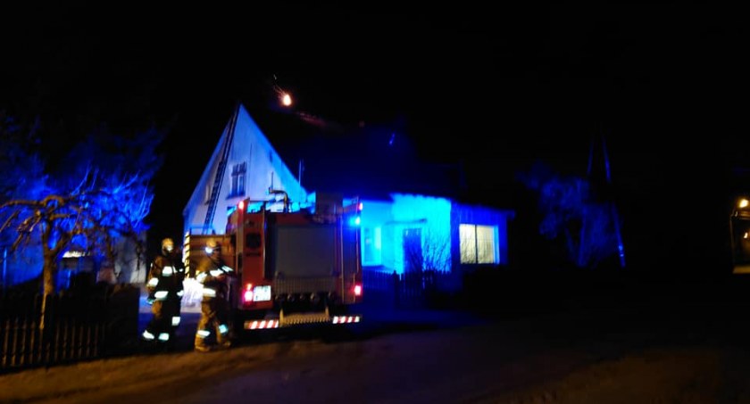 Interwencja straży w gminie Lniano. Konieczne było użycie drabiny pożarniczej