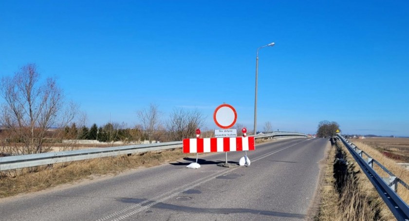 Zmiana organizacji ruchu w Świeciu. Zamknięto odcinek drogi powiatowej