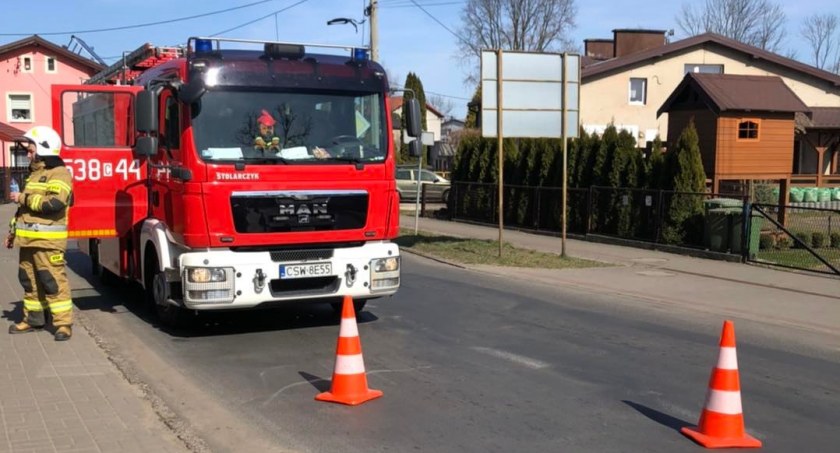 Dym wydobywał się z jednego z mieszkań w Warlubiu. Starsza kobieta potrzebowała pomocy 