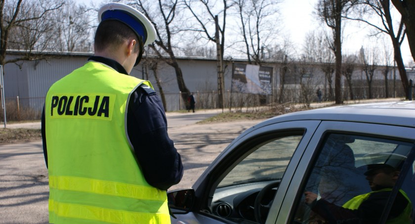 Pirat drogowy w Laskowicach zatrzymany dzięki zgłoszeniu mieszkańców. Jaką karę poniósł?