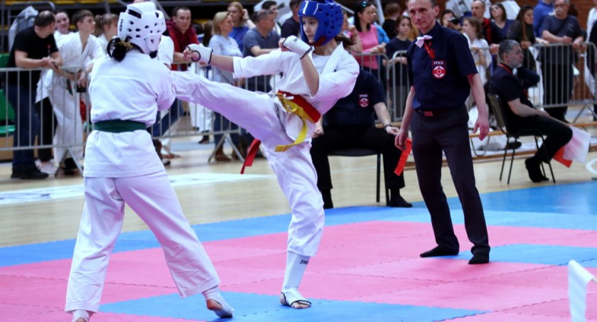 Mistrzostwa Polski Północnej Polskiej Federacji Karate Kyokushin w Świeciu. Złoto Roxany Szyndler [ZDJĘCIA]