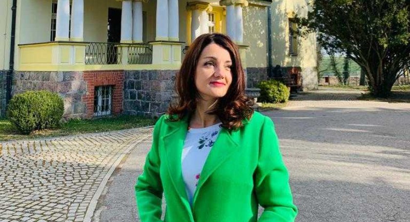Agnieszka Klimacka od 11 lat organizuje wesela w Pałacu Jastrzębie. 4 lata temu postanowiła realizować jeszcze jedną swoją pasję